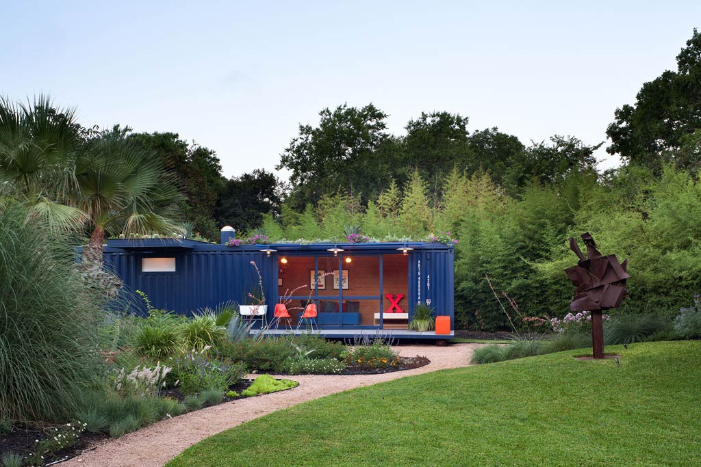 Container guest house / poteet architects