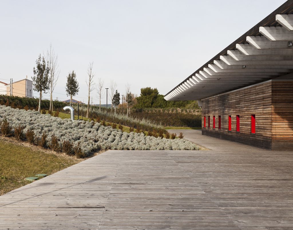 “le creste” cultural centre in rosignano marittimo, italy / area progetti & una2