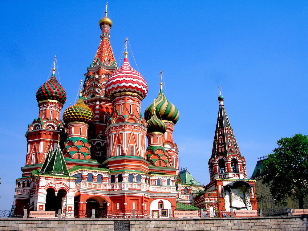 12. St. Basil cathedral, moscow famous building