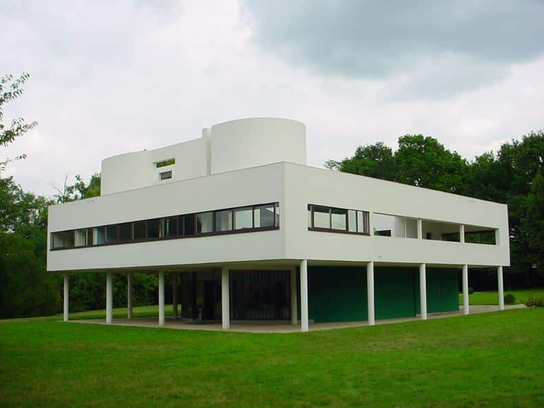 25. Villa savoye, france