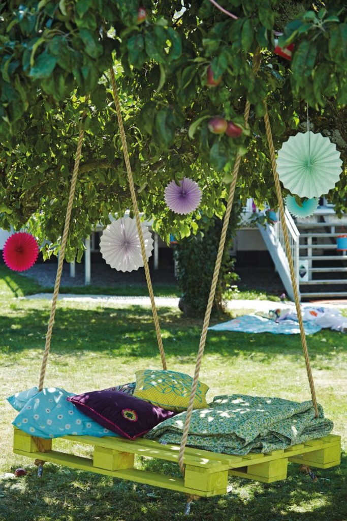 Epic pallet swing ideas enjoying the outdoors freely 1