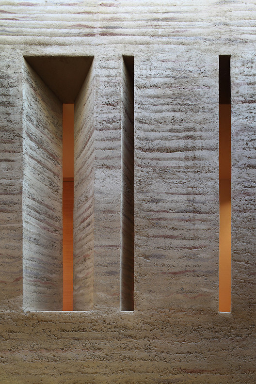 Rammed earth concrete alternative