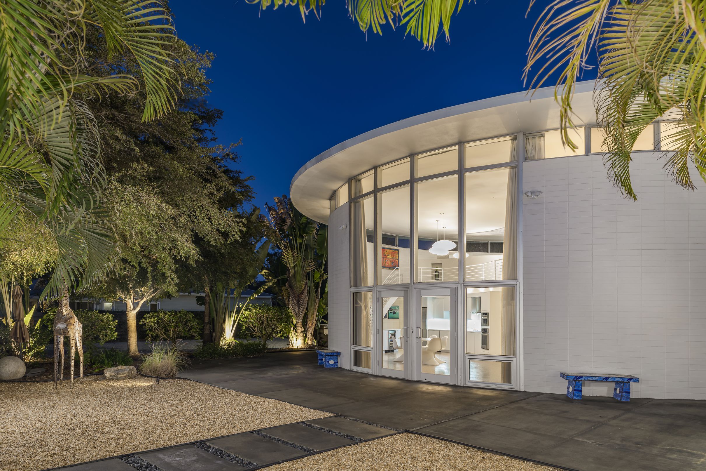 Circular home in florida 2