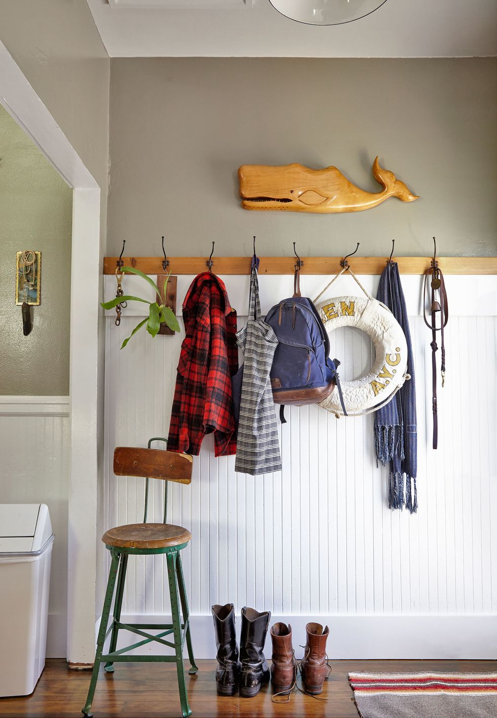 13. Simple mudroom