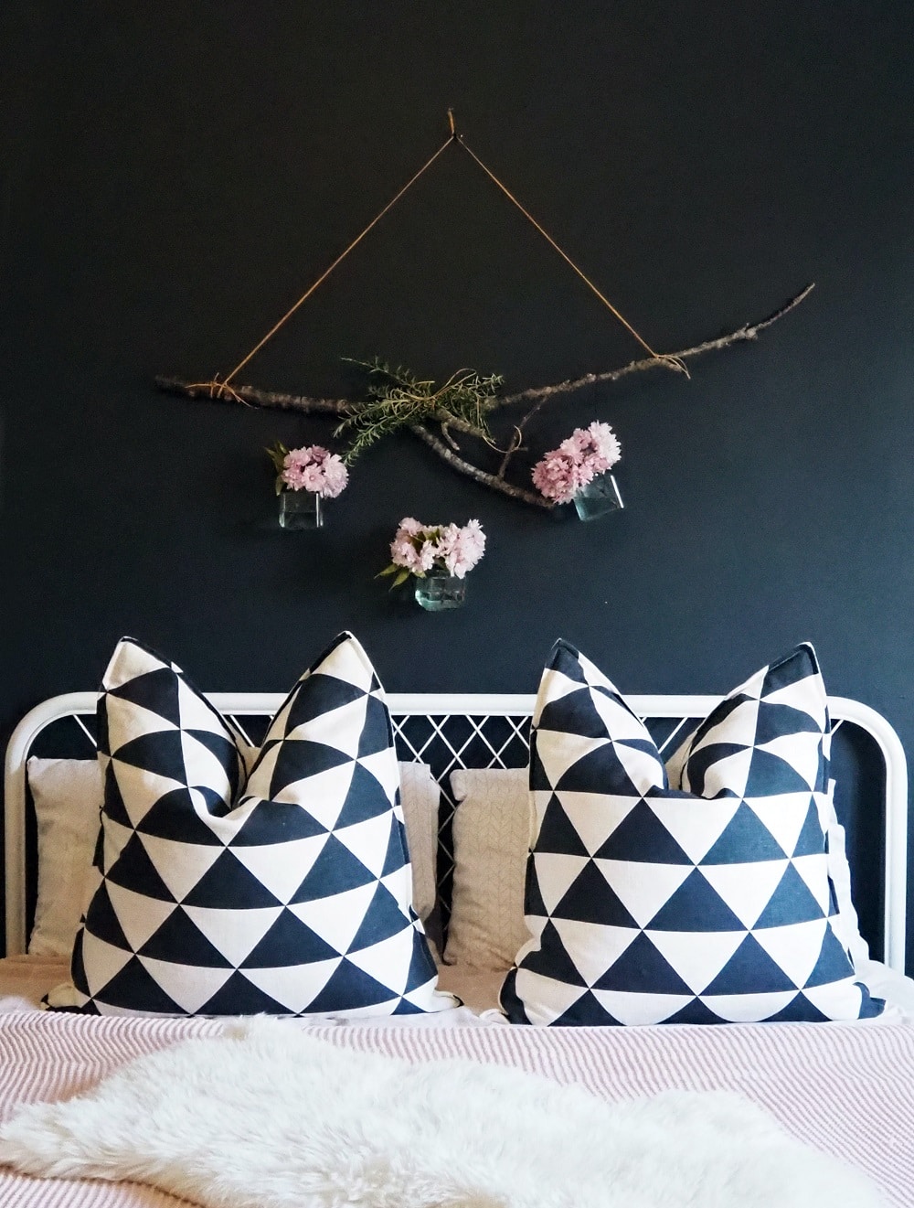 Black and white decorating guide