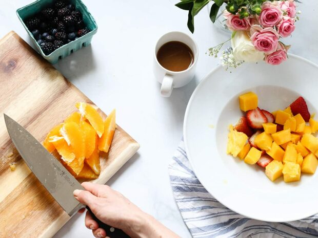 Henckels knife cutting fruits