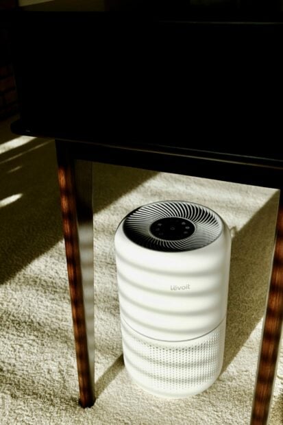 Close up air purifier 1 scaled e1675347122325