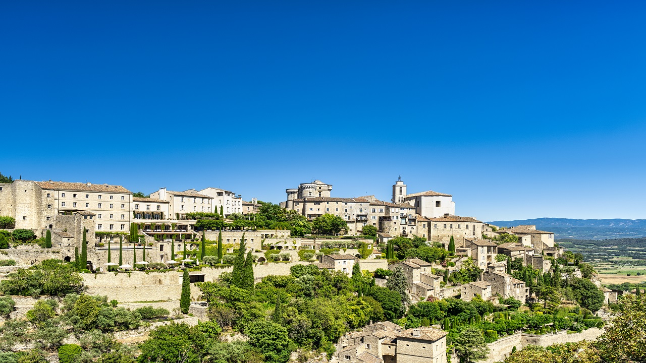 Vista panoramica de gorbes na provence em franca. The iconic architecture of provence.